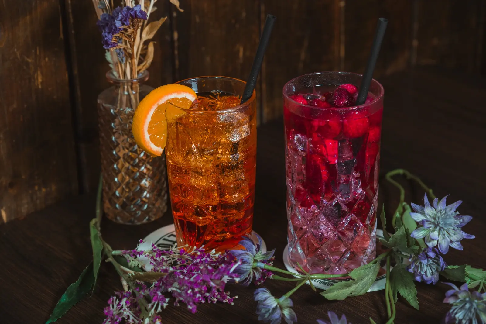 Aperol und Wild Berry Spritz im UNIKUM